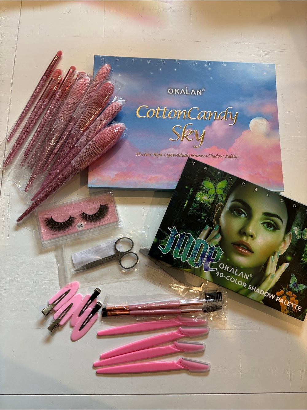CottonCandy Sky & Jade Makeup Set in Pink